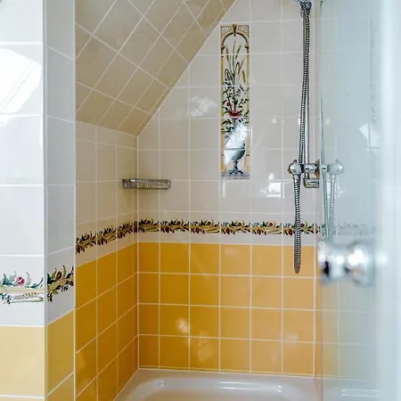 Отель Wiesbaden 4*